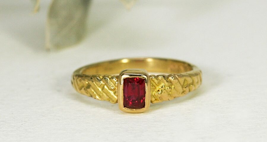 'Mystical Fire', 22ct Yellow Gold Ring set with a 53pt Burma Spinel