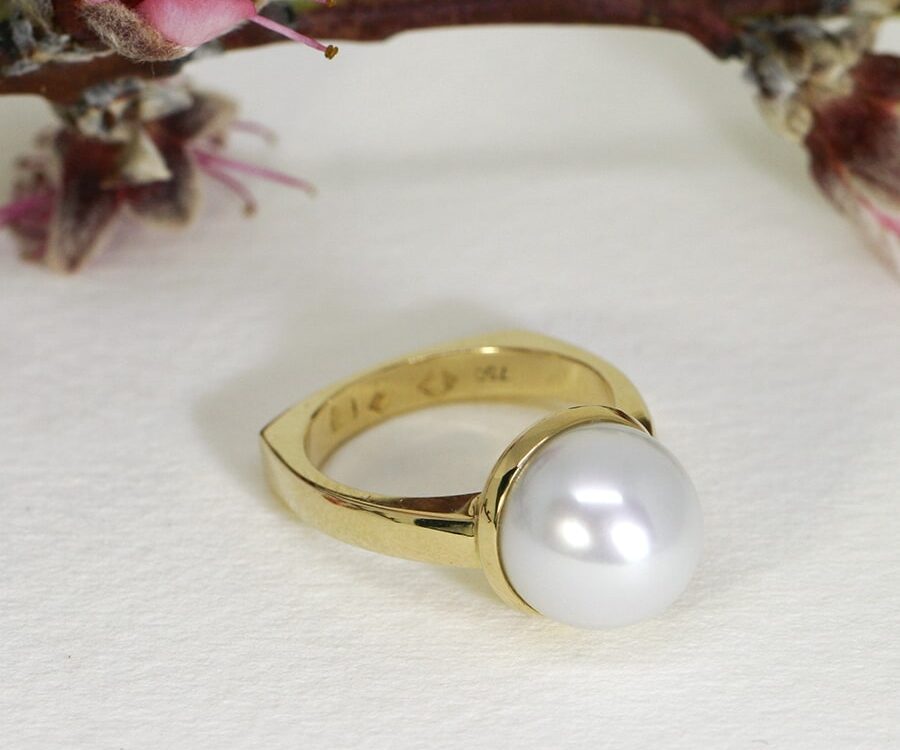 'Full Moon', 18ct Yellow Gold Ring set with a Broome Pearl