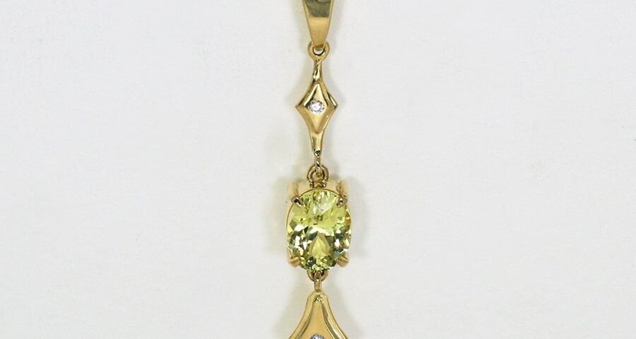 'Chartreuse', 18ct Yellow Gold pendant set with a Ceylon Chrysoberyl and two Diamonds