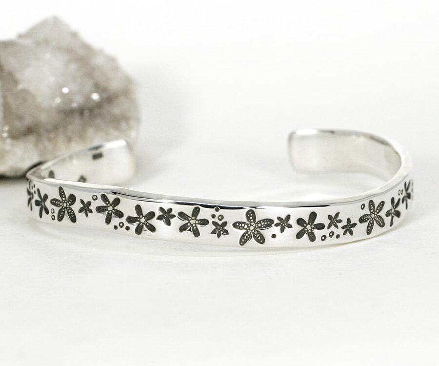 'Starfish Magic', Cuff with a gentle wavey shape