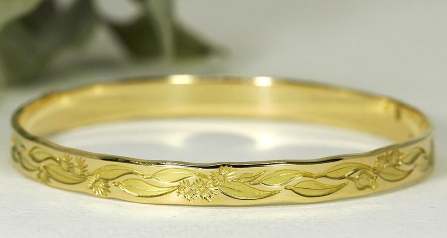 'Summer Gums', 18ct Yellow Gold Bangle