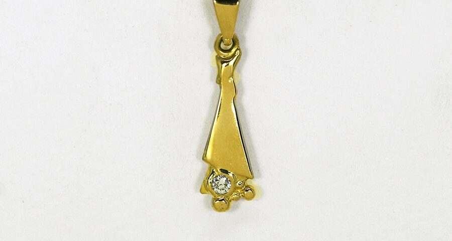 'Bellflower', 18ct Yellow Gold fused pendant set with a 5pt E.VS Diamond