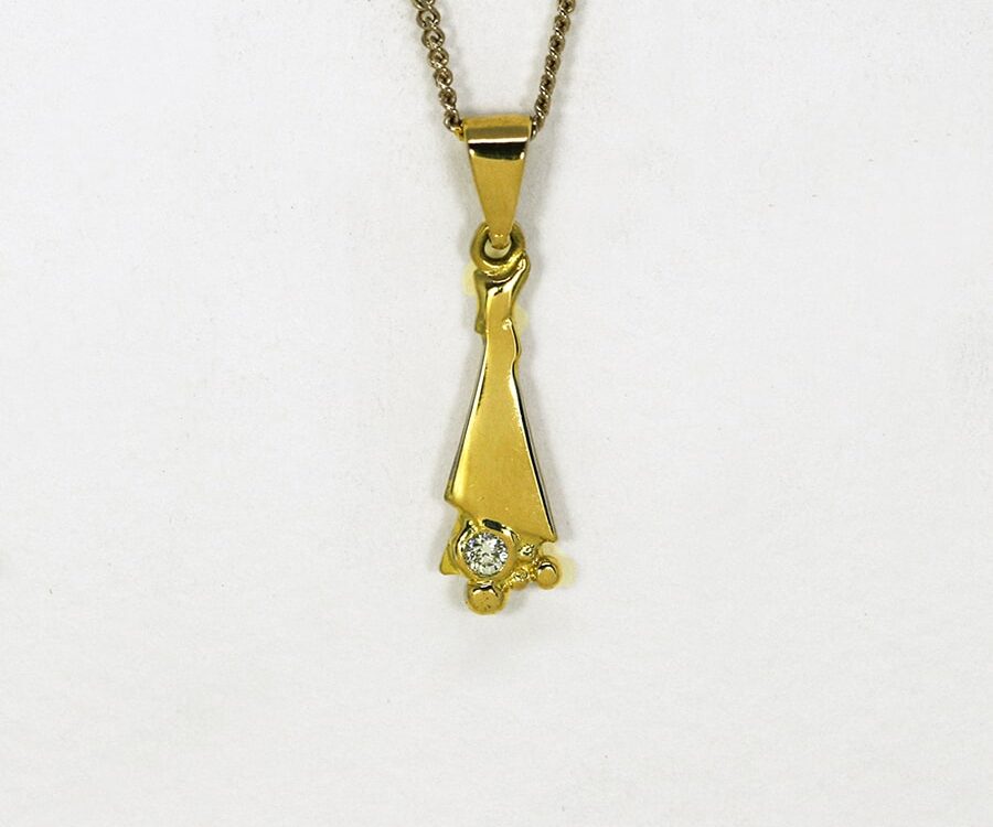 'Bellflower', 18ct Yellow Gold fused pendant set with a 5pt E.VS Diamond