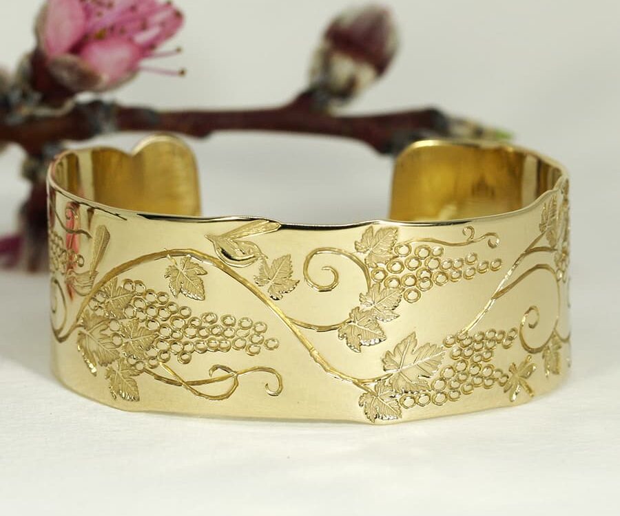 'Golden Summers', 18ct Yellow Gold Cuff with hand engraving