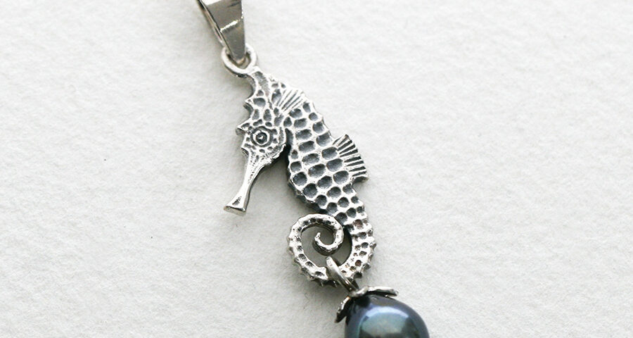 Seahorse, with fresh water pearl