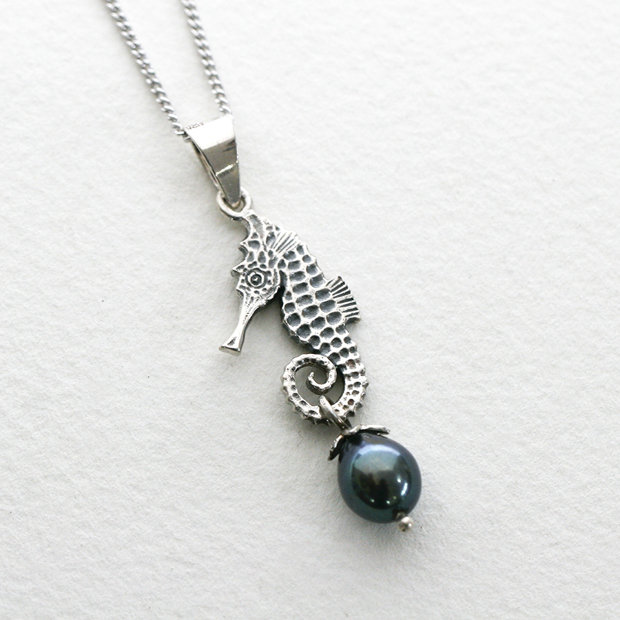 Seahorse, with fresh water pearl