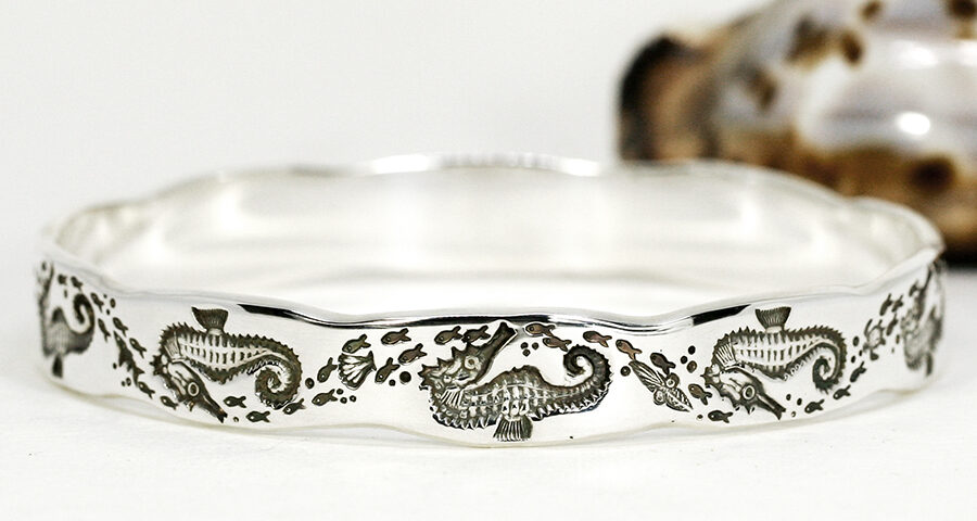 seahorse-sterling-silver-scalloped-bangle-john-miller-design