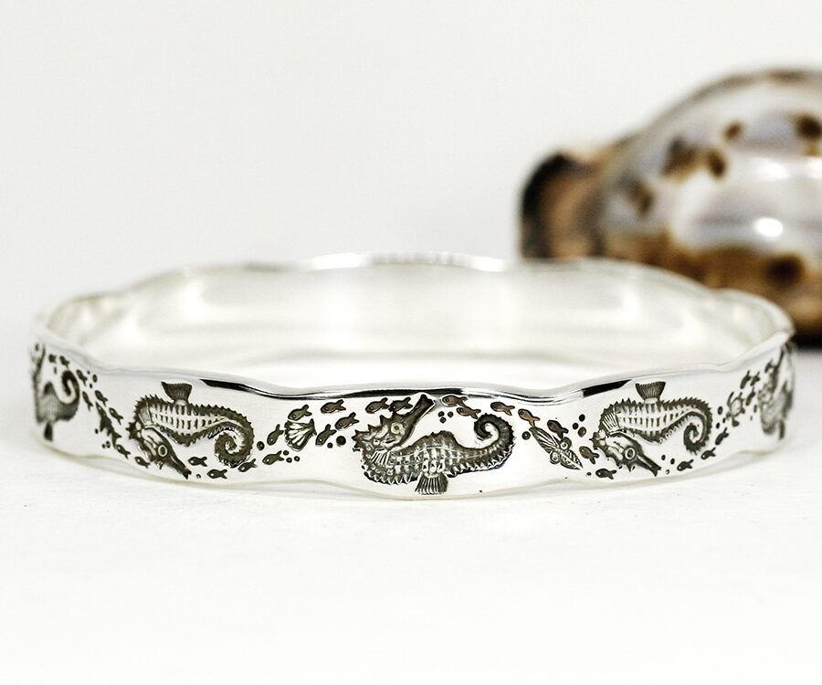 seahorse-sterling-silver-scalloped-bangle-john-miller-design