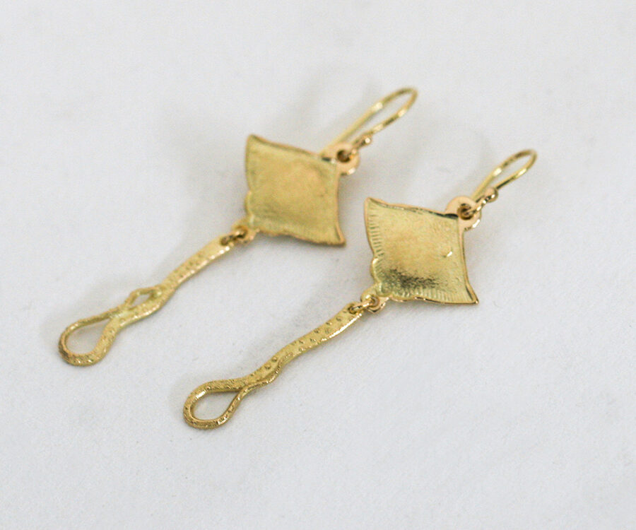 Stingray earrings 18ct yellow gold