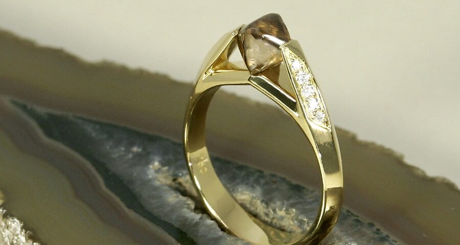 'Natural Beauty' 18ct yellow gold 1.26ct uncut Cognac diamond 10=0.10ct GSI RBC diamonds