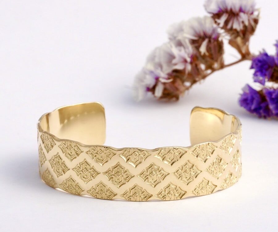 "Golden Arabesque" 18ct gold cuff