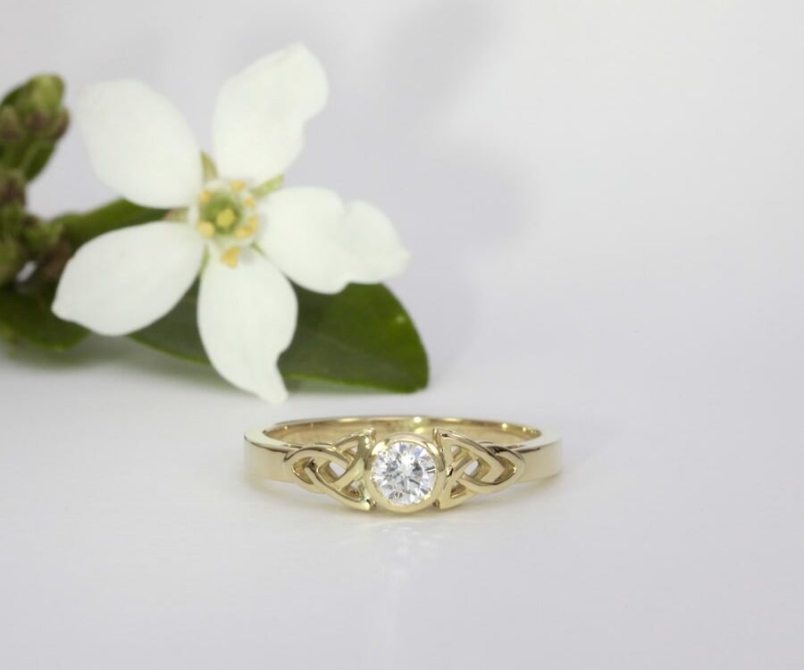 'Perfect Connection' 18ct gold Celtic Knot ring set with a 0.40ct diamond