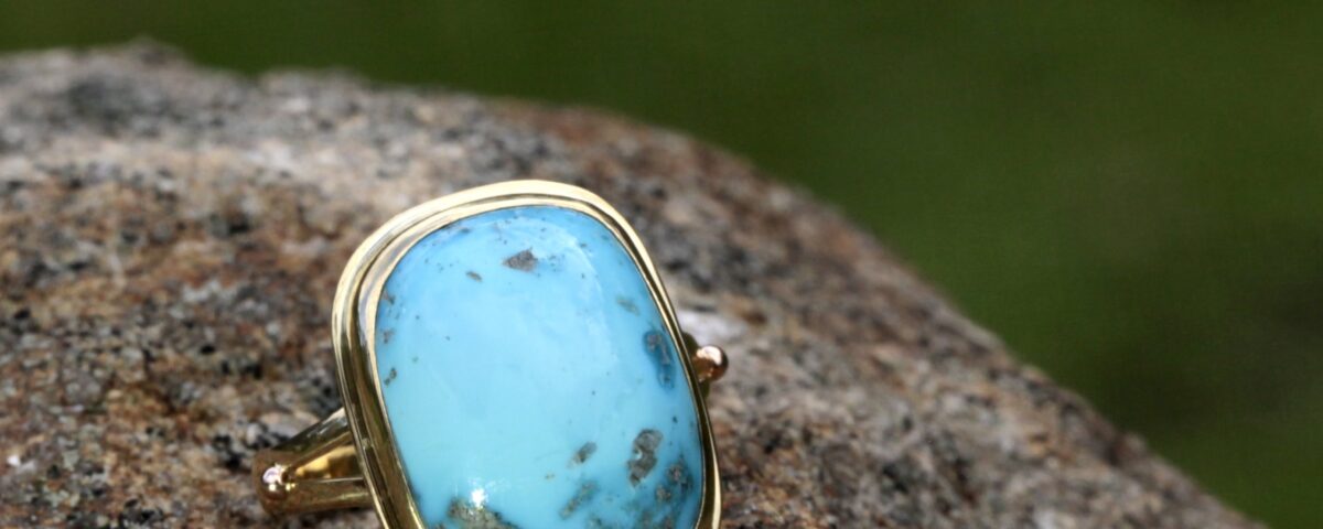'Sleeping Beauty' 18ct Gold 10.5ct Persian Turquoise Ring