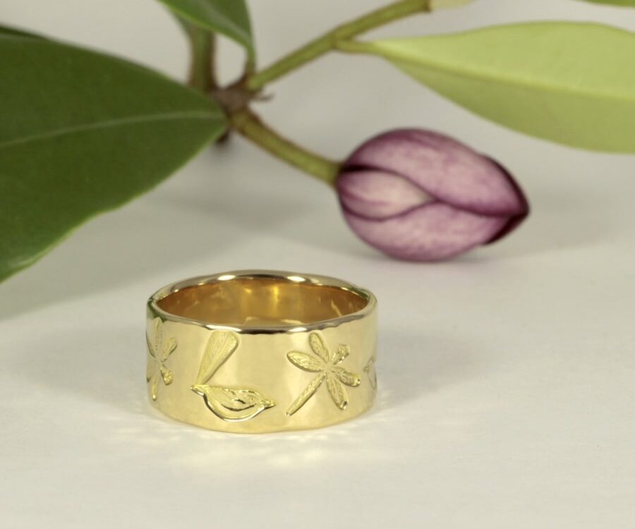 Wrens & Dragonflies 18ct Yellow Gold Ring