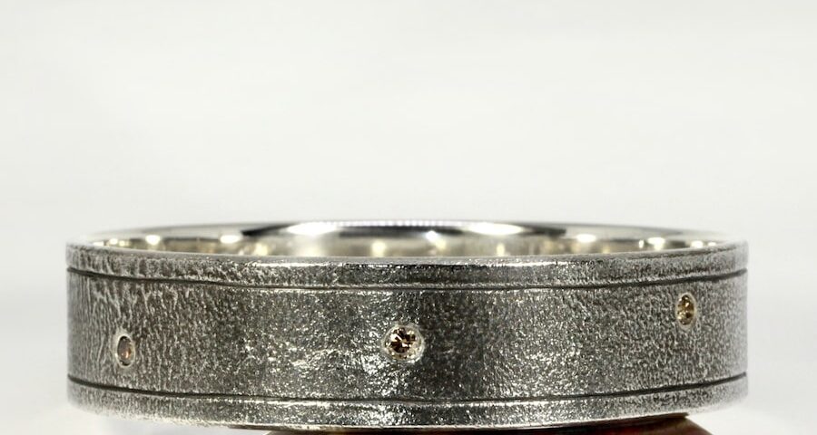Titania Reticulated Silver Cognac Diamond Bangle