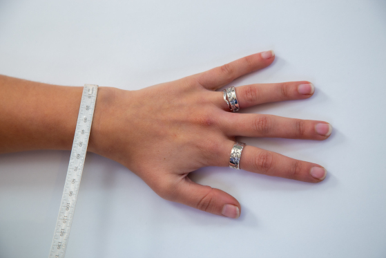 Sizing Cuff Jewellery With Ruler