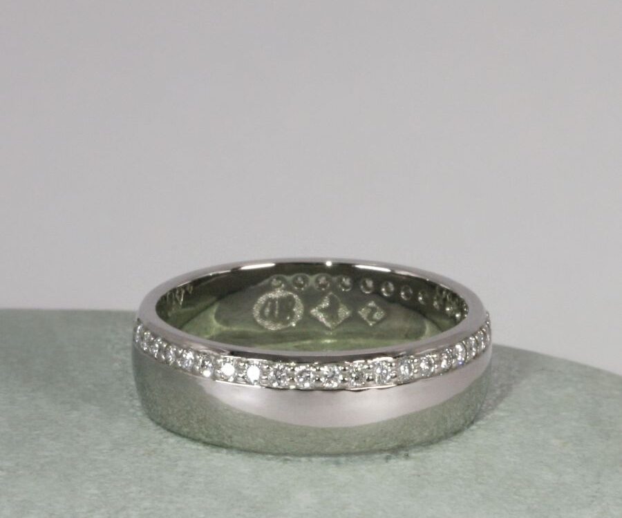 Gleaming Light: Platinum Diamond Ring